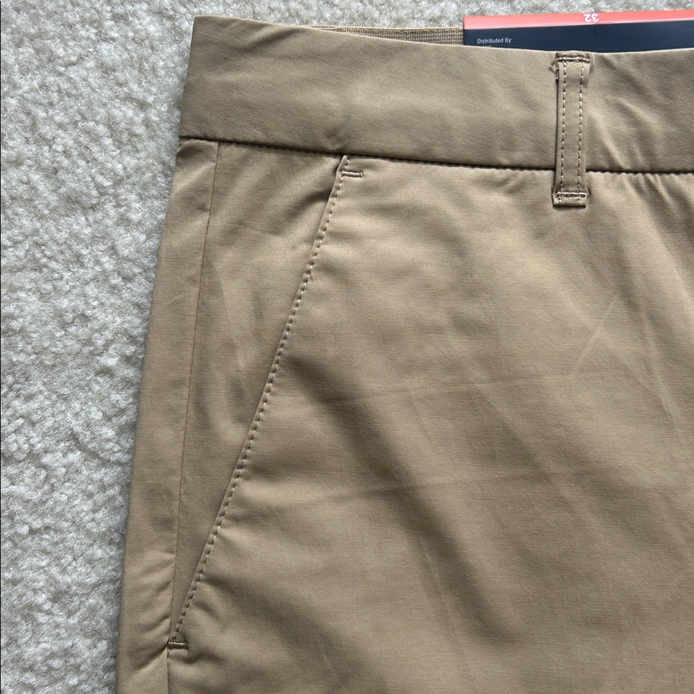 Men’s Lands' End Performance Shorts - Picture 3 of 13